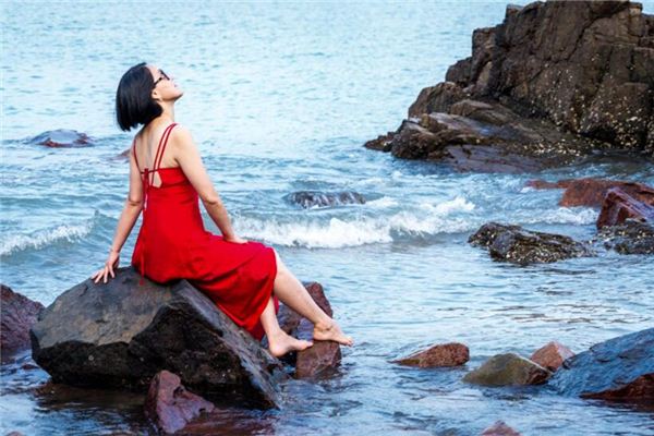 洪一茜的姓名打分結果_洪一茜五行分析