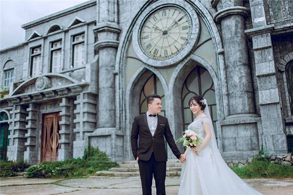 名字中間的符號